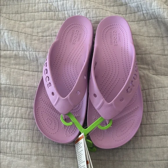 NWT CROCS Women's Lavender Sandals size 9 - Picture 2 of 6